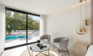 Luxueus gerenoveerde villa te koop op een steenworp van het strand in Oost Marbella 776400 