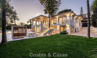 Luxueus gerenoveerde villa te koop op een steenworp van het strand in Oost Marbella 776422 