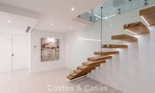 Luxueus gerenoveerde villa te koop op een steenworp van het strand in Oost Marbella 776426 