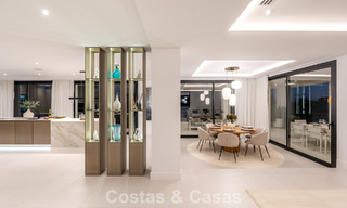 Luxueus gerenoveerde villa te koop op een steenworp van het strand in Oost Marbella 776435 