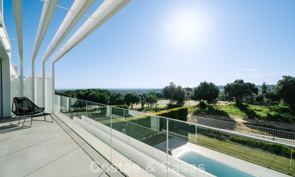 Halfvrijstaande woning te koop, frontlinie golf, in een gated community van Sotogrande, Costa del Sol 776003