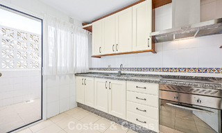 Ruim herenhuis te koop in een eerstelijnsstrand complex op de New Golden Mile tussen Marbella en Estepona 776015 