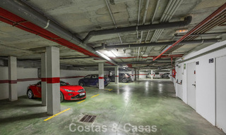 Ruim herenhuis te koop in een eerstelijnsstrand complex op de New Golden Mile tussen Marbella en Estepona 776026 