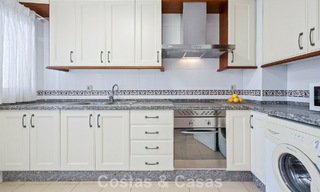 Ruim herenhuis te koop in een eerstelijnsstrand complex op de New Golden Mile tussen Marbella en Estepona 776034 