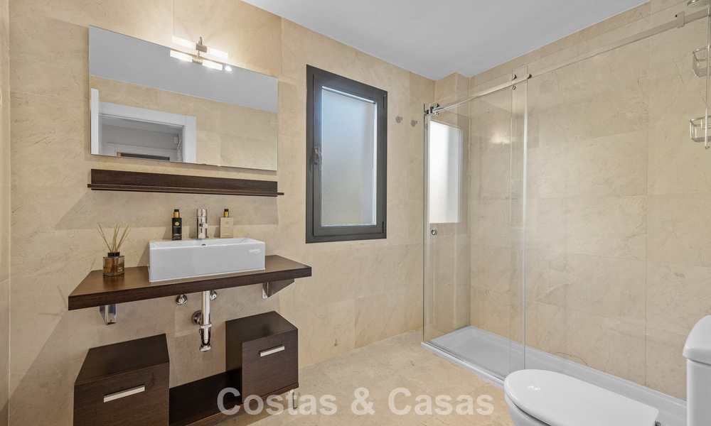 Luxe appartement te koop in het vooraanstaand 5* Los Flamingos Golfresort op de New Golden Mile, Marbella - Benahavis 776120