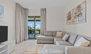 Luxe appartement te koop in het vooraanstaand 5* Los Flamingos Golfresort op de New Golden Mile, Marbella - Benahavis 776122 