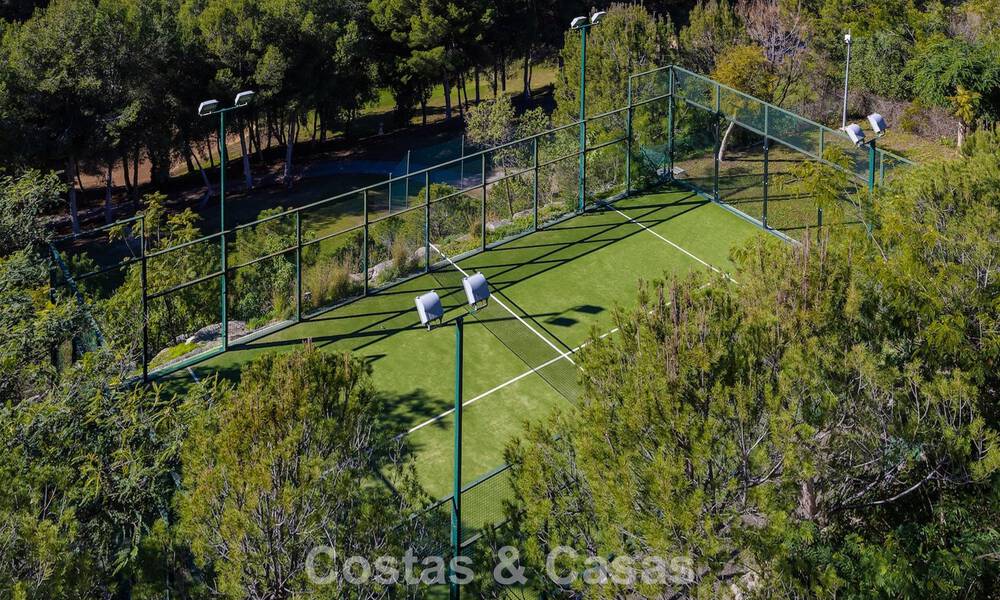 Luxe appartement te koop in het vooraanstaand 5* Los Flamingos Golfresort op de New Golden Mile, Marbella - Benahavis 776125