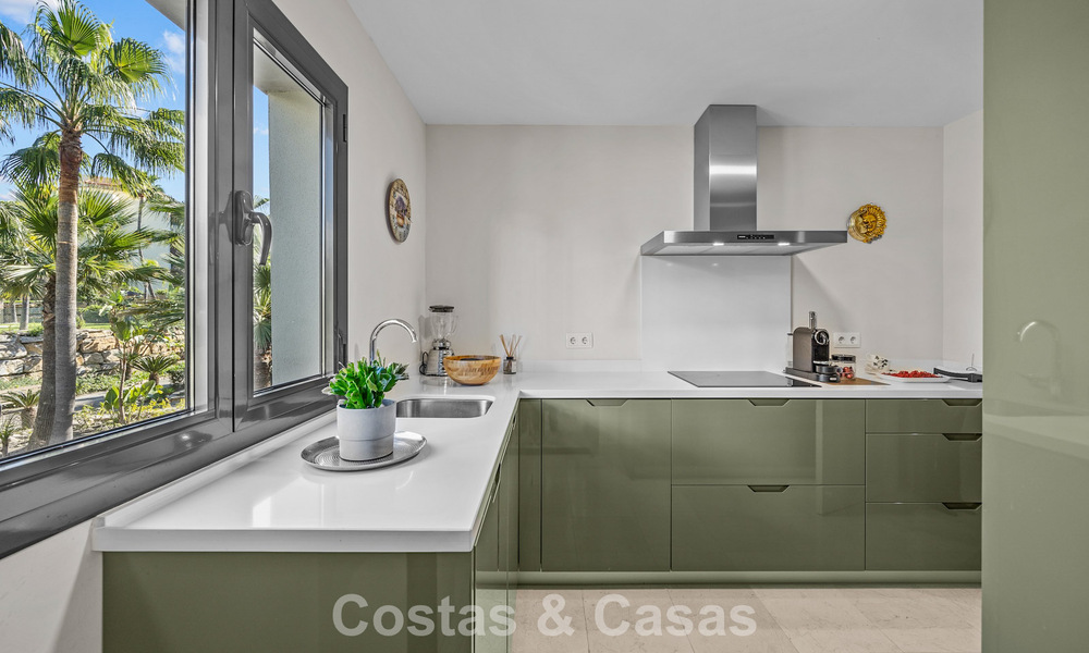 Luxe appartement te koop in het vooraanstaand 5* Los Flamingos Golfresort op de New Golden Mile, Marbella - Benahavis 776129