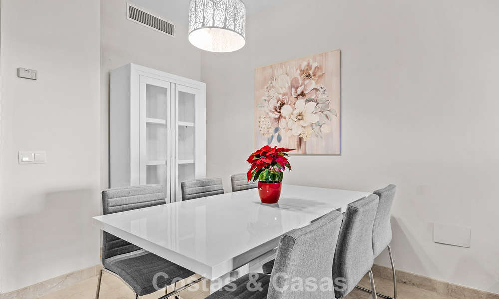 Luxe appartement te koop in het vooraanstaand 5* Los Flamingos Golfresort op de New Golden Mile, Marbella - Benahavis 776140