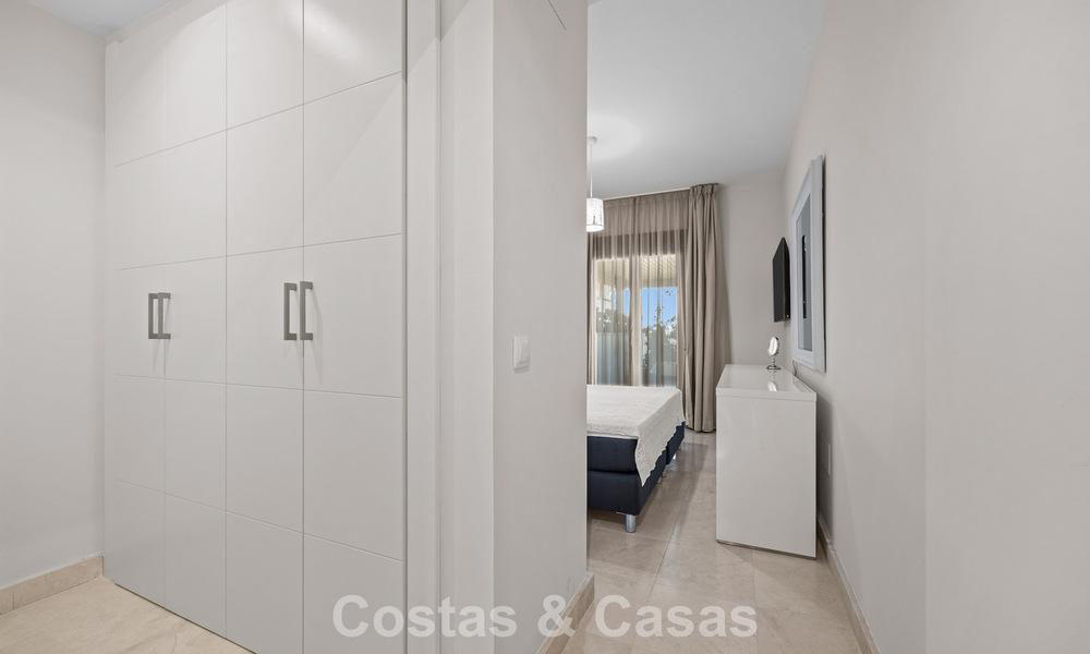 Luxe appartement te koop in het vooraanstaand 5* Los Flamingos Golfresort op de New Golden Mile, Marbella - Benahavis 776143
