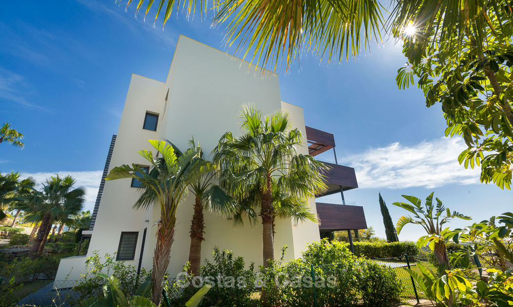 Eigentijdse golf appartementen te koop in een 5-sterren golfresort, New Golden Mile, Marbella - Benahavis 807039