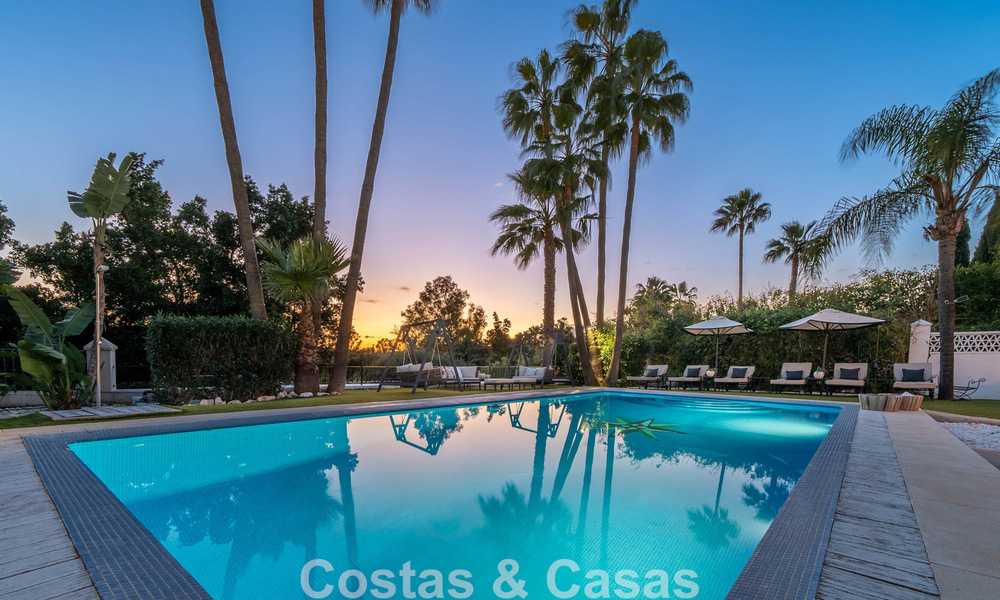 Instapklare luxevilla met een moderne mediterrane bouwstijl te koop in Nueva Andalucia’s golfvallei, Marbella 776259