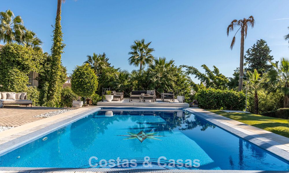 Instapklare luxevilla met een moderne mediterrane bouwstijl te koop in Nueva Andalucia’s golfvallei, Marbella 776269