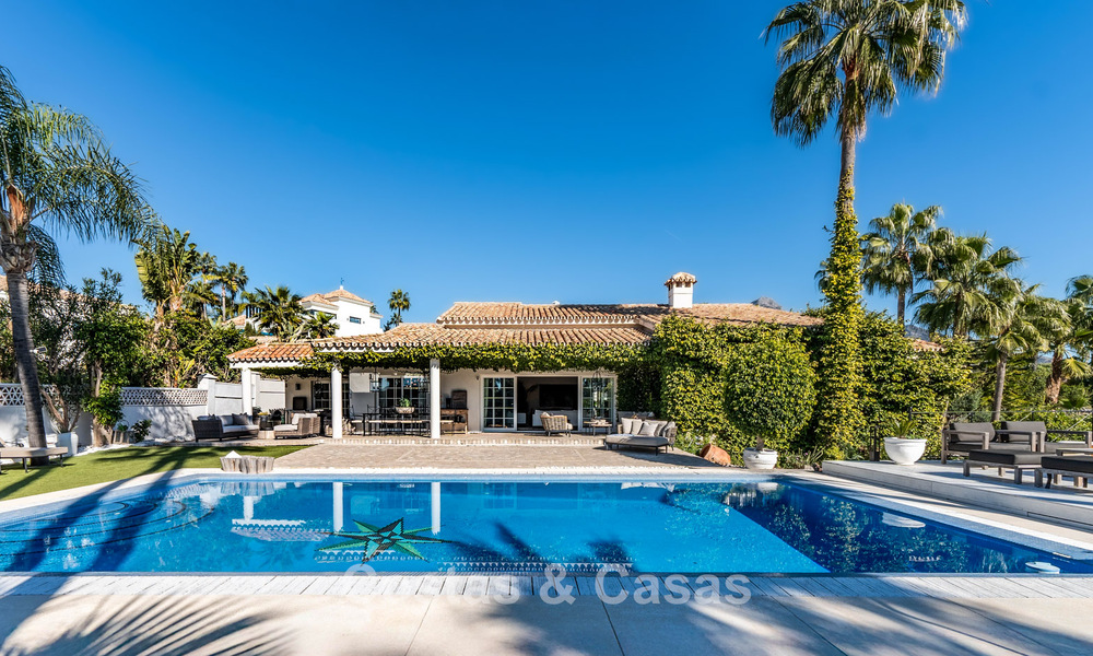Instapklare luxevilla met een moderne mediterrane bouwstijl te koop in Nueva Andalucia’s golfvallei, Marbella 776274