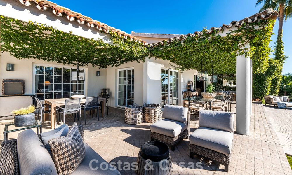 Instapklare luxevilla met een moderne mediterrane bouwstijl te koop in Nueva Andalucia’s golfvallei, Marbella 776277