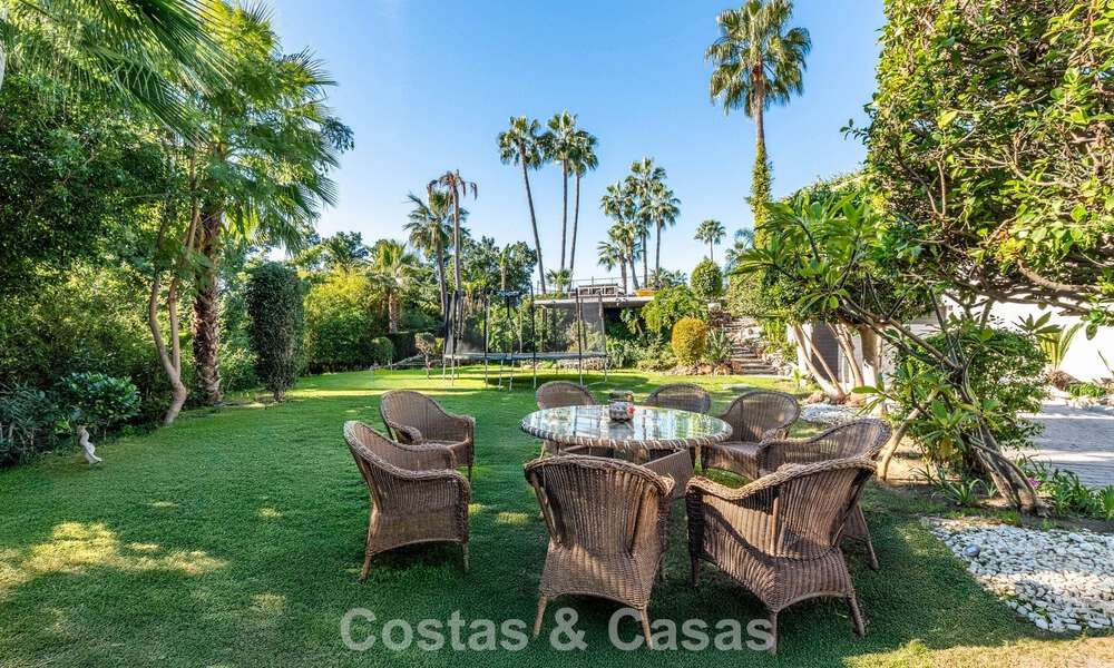 Instapklare luxevilla met een moderne mediterrane bouwstijl te koop in Nueva Andalucia’s golfvallei, Marbella 776280