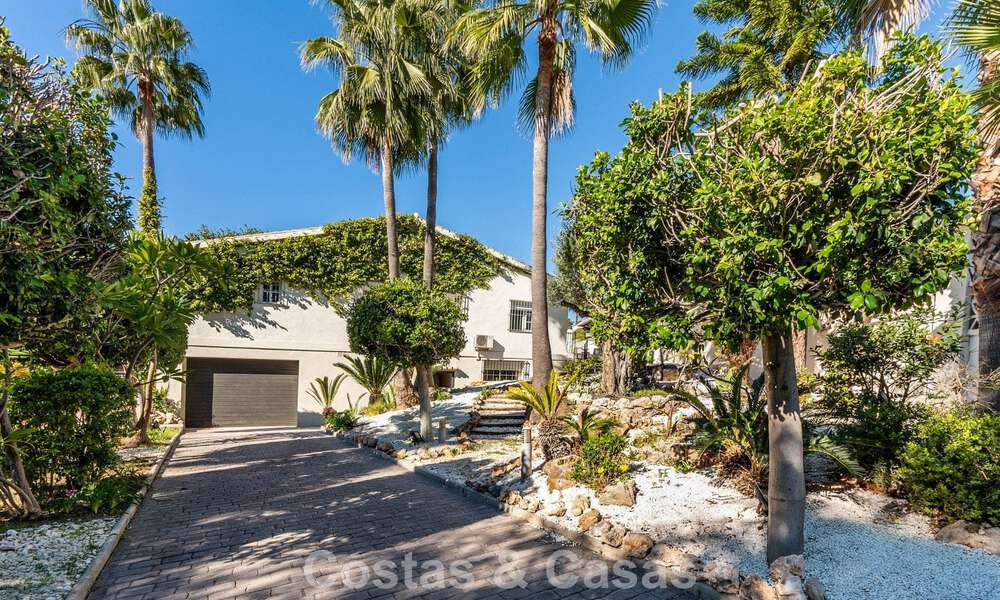 Instapklare luxevilla met een moderne mediterrane bouwstijl te koop in Nueva Andalucia’s golfvallei, Marbella 776281