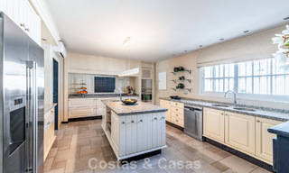 Instapklare luxevilla met een moderne mediterrane bouwstijl te koop in Nueva Andalucia’s golfvallei, Marbella 776283 