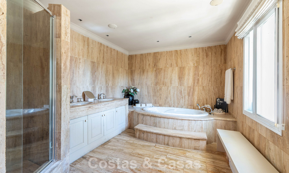 Instapklare luxevilla met een moderne mediterrane bouwstijl te koop in Nueva Andalucia’s golfvallei, Marbella 776288