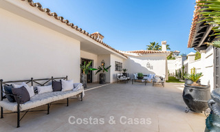 Instapklare luxevilla met een moderne mediterrane bouwstijl te koop in Nueva Andalucia’s golfvallei, Marbella 776290 