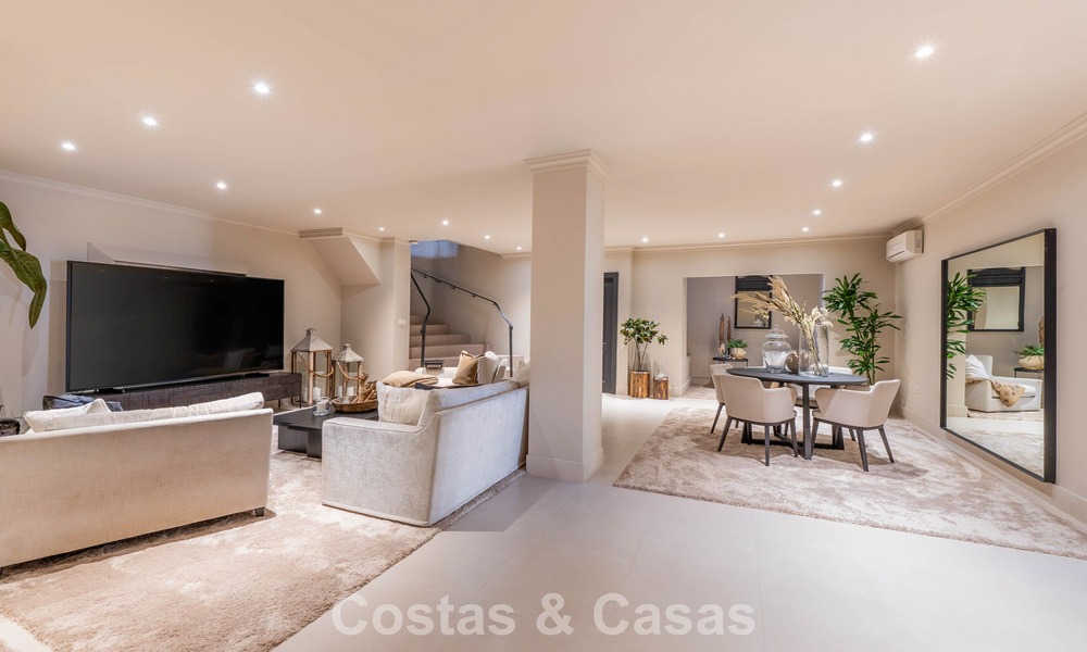 Instapklare luxevilla met een moderne mediterrane bouwstijl te koop in Nueva Andalucia’s golfvallei, Marbella 776296