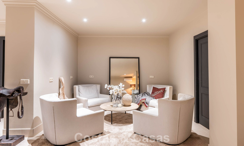 Instapklare luxevilla met een moderne mediterrane bouwstijl te koop in Nueva Andalucia’s golfvallei, Marbella 776297