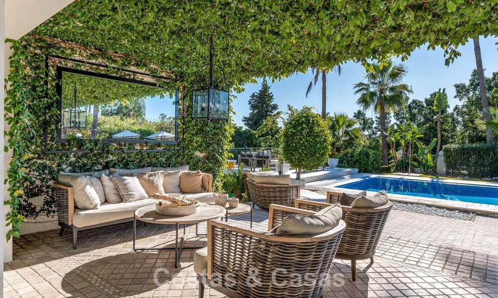 Instapklare luxevilla met een moderne mediterrane bouwstijl te koop in Nueva Andalucia’s golfvallei, Marbella 776304