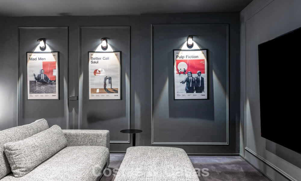 Modern gerenoveerd duplex penthouse te koop, op korte afstand van voorzieningen in Nueva Andalucia’s golfvallei, Marbella 793368