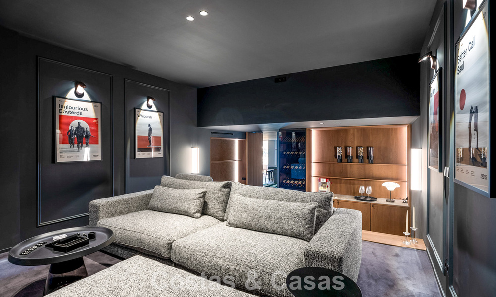 Modern gerenoveerd duplex penthouse te koop, op korte afstand van voorzieningen in Nueva Andalucia’s golfvallei, Marbella 793370