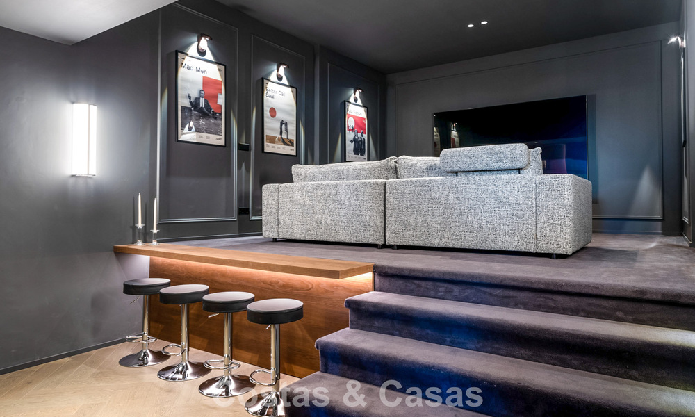 Modern gerenoveerd duplex penthouse te koop, op korte afstand van voorzieningen in Nueva Andalucia’s golfvallei, Marbella 793371