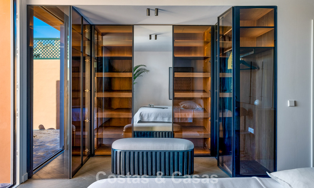 Modern gerenoveerd duplex penthouse te koop, op korte afstand van voorzieningen in Nueva Andalucia’s golfvallei, Marbella 793381