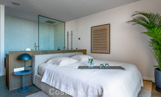 Modern gerenoveerd duplex penthouse te koop, op korte afstand van voorzieningen in Nueva Andalucia’s golfvallei, Marbella 793383 