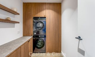 Modern gerenoveerd duplex penthouse te koop, op korte afstand van voorzieningen in Nueva Andalucia’s golfvallei, Marbella 793386 