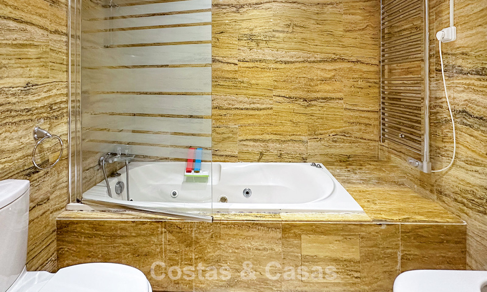 Beachside, begane grond appartement te koop op wandelafstand van het strand en Puerto Banus, Marbella 776337