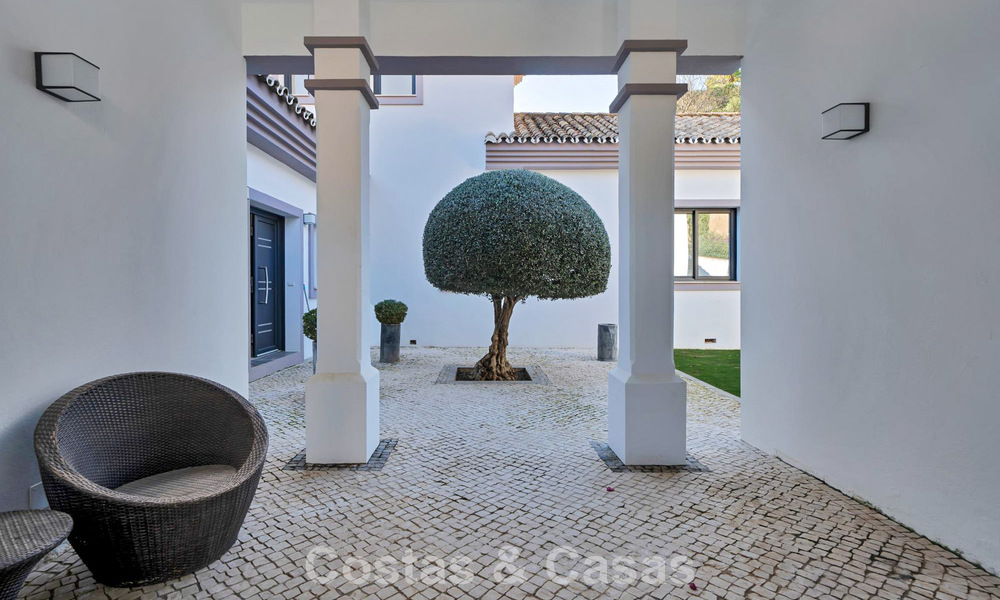 Luxueuze villa in mediterrane stijl te koop in een gated community omgeven door natuur in Marbella - Benahavis 776508