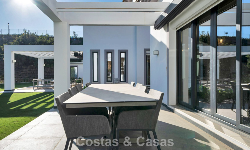 Luxueuze villa in mediterrane stijl te koop in een gated community omgeven door natuur in Marbella - Benahavis 776510