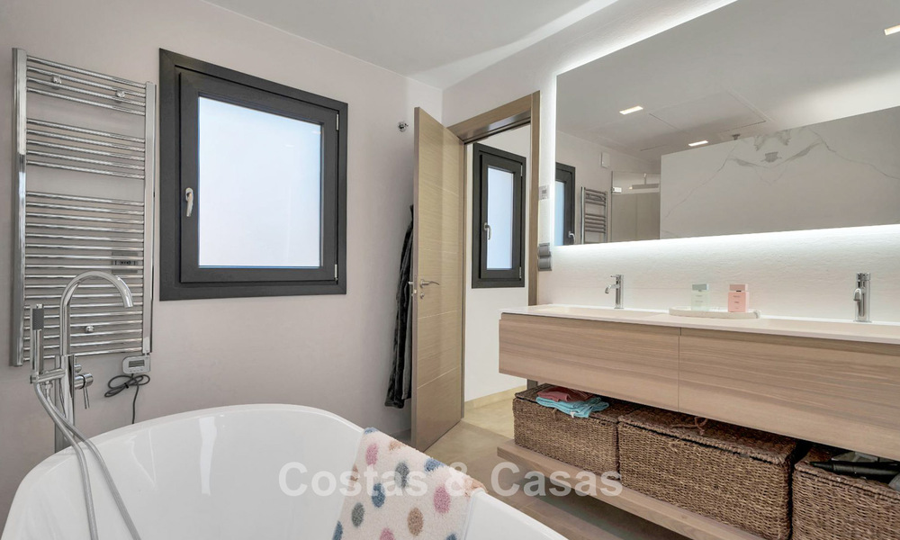 Luxueuze villa in mediterrane stijl te koop in een gated community omgeven door natuur in Marbella - Benahavis 776532