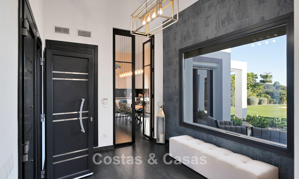 Luxueuze villa in mediterrane stijl te koop in een gated community omgeven door natuur in Marbella - Benahavis 776535