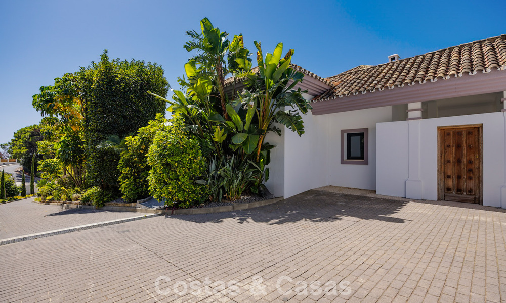 Luxueuze villa in mediterrane stijl te koop in een gated community omgeven door natuur in Marbella - Benahavis 805689