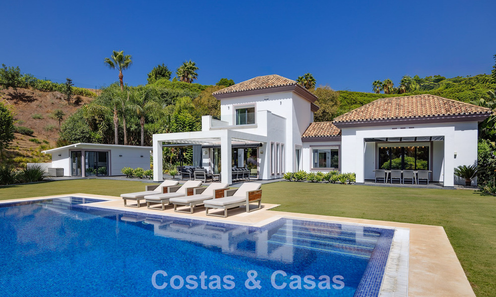 Luxueuze villa in mediterrane stijl te koop in een gated community omgeven door natuur in Marbella - Benahavis 805692