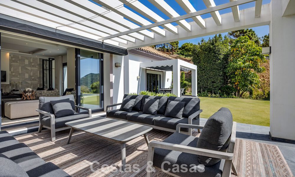 Luxueuze villa in mediterrane stijl te koop in een gated community omgeven door natuur in Marbella - Benahavis 805697