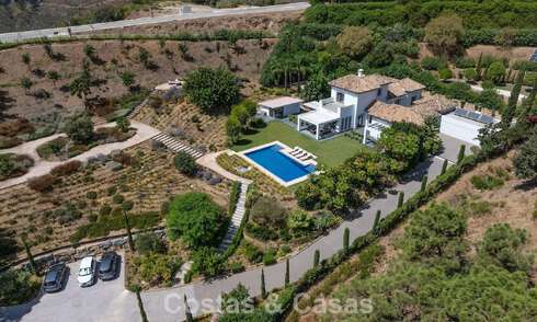 Luxueuze villa in mediterrane stijl te koop in een gated community omgeven door natuur in Marbella - Benahavis 805709