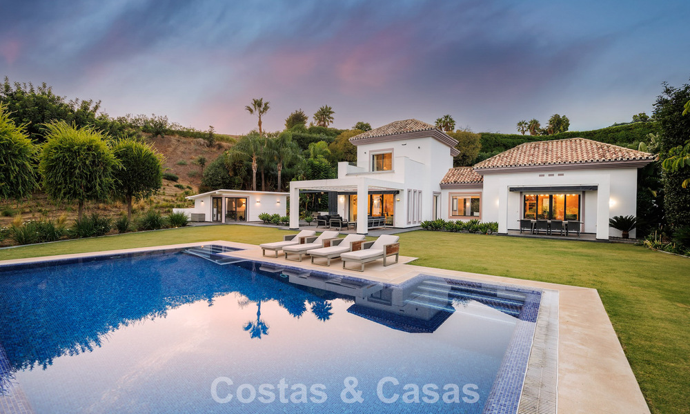 Luxueuze villa in mediterrane stijl te koop in een gated community omgeven door natuur in Marbella - Benahavis 805716