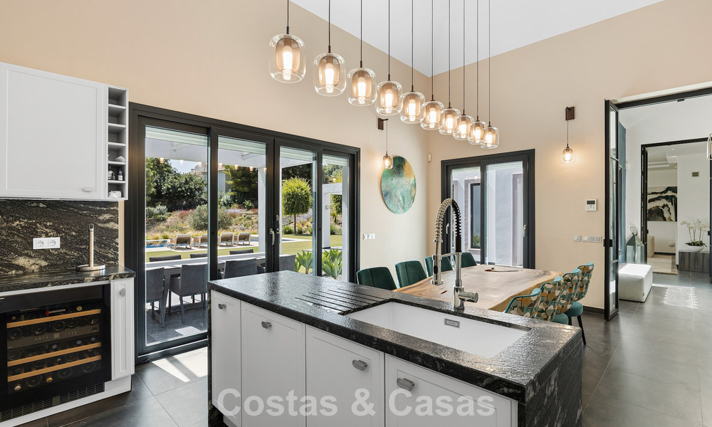 Luxueuze villa in mediterrane stijl te koop in een gated community omgeven door natuur in Marbella - Benahavis 805721