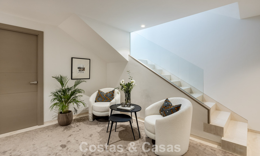 Eigentijdse luxevilla te koop, in een exclusieve, afgeschermde woonwijk op Marbella’s prestigieuze Golden Mile 776679