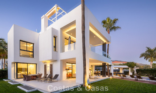 Eigentijdse luxevilla te koop, in een exclusieve, afgeschermde woonwijk op Marbella’s prestigieuze Golden Mile 776685 