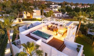 Eigentijdse luxevilla te koop, in een exclusieve, afgeschermde woonwijk op Marbella’s prestigieuze Golden Mile 776690 