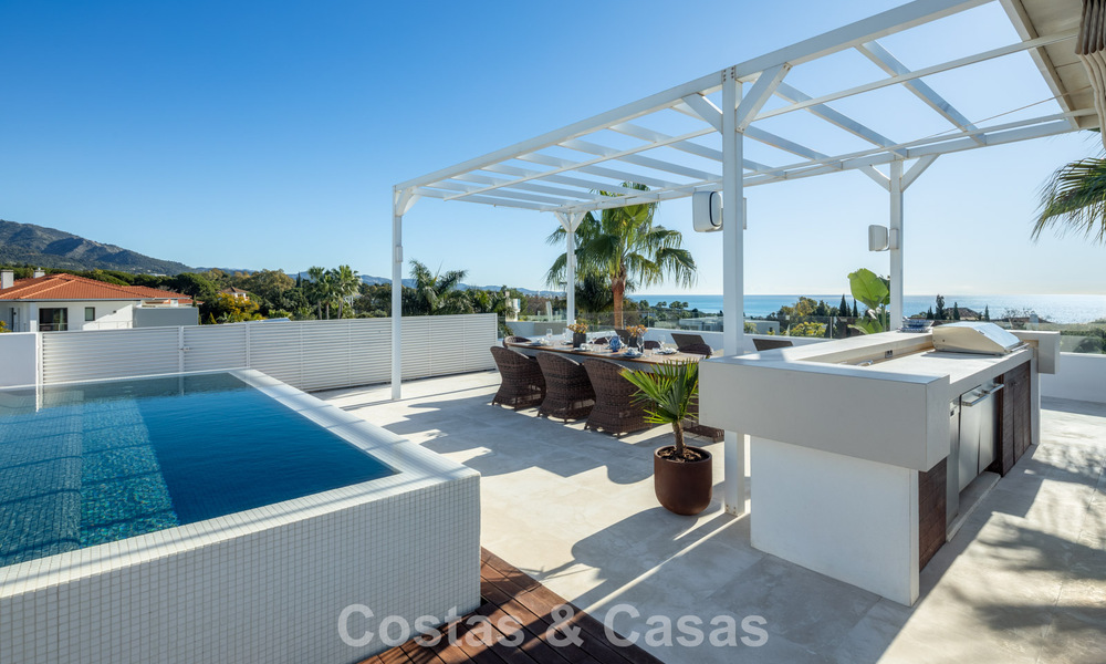 Eigentijdse luxevilla te koop, in een exclusieve, afgeschermde woonwijk op Marbella’s prestigieuze Golden Mile 776699