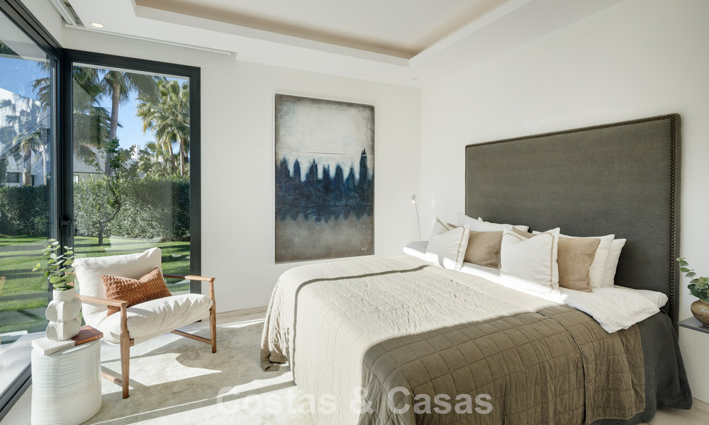 Eigentijdse luxevilla te koop, in een exclusieve, afgeschermde woonwijk op Marbella’s prestigieuze Golden Mile 776701