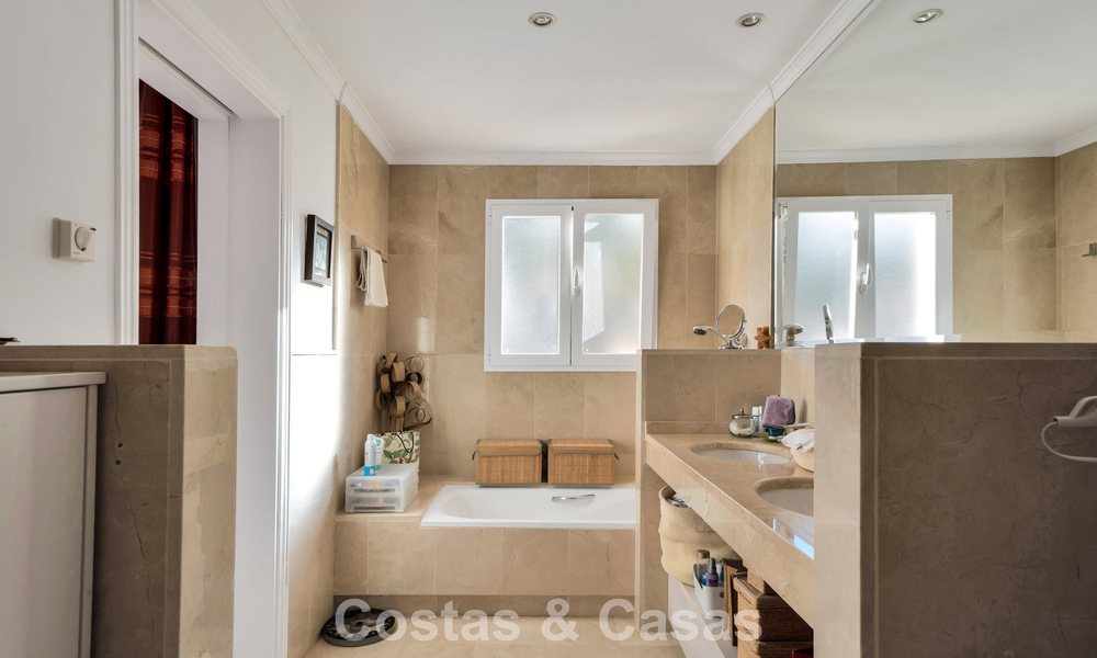 Luxueus begane grond appartement te koop, gelegen aan de New Golden Mile tussen Marbella en Estepona 776554